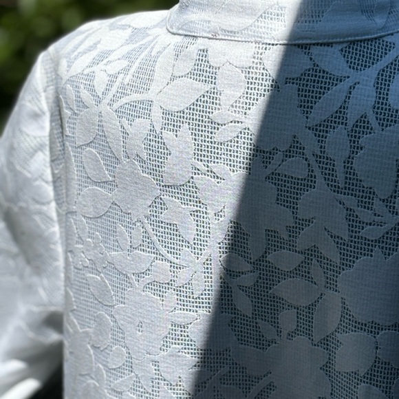 Chico’s White Boho Wooden Button Blouse - Picture 8 of 9